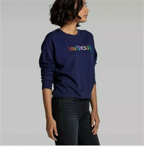 Levi's Women's Graphic Long Sleeve T-Shirt